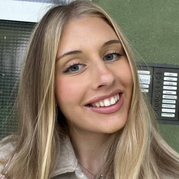 modelka s ID 0402UGL3W2 p017