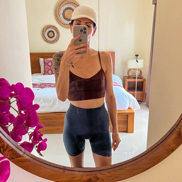 modelka s ID 0402UT5PMB p018