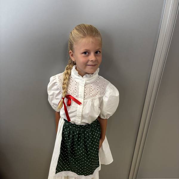 modelka s ID 0402UXO7R4 p017