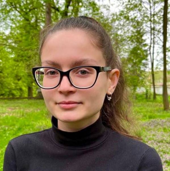 modelka s ID 0402V1UCEA p016