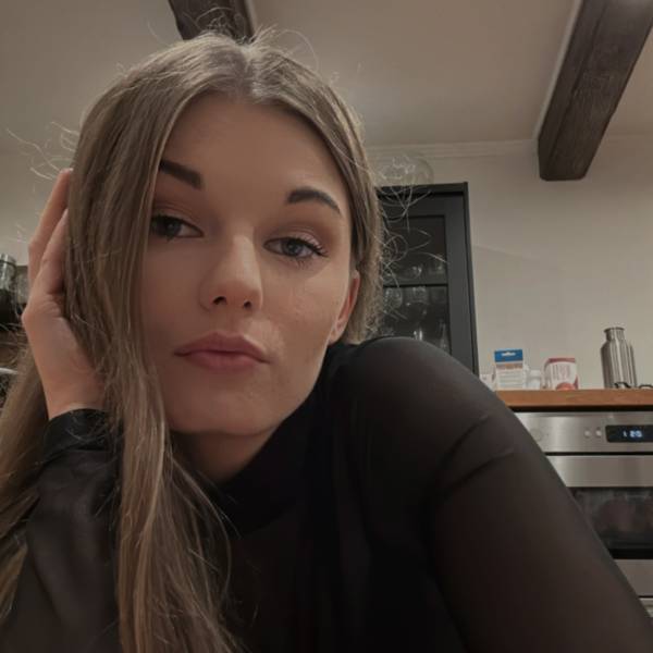 modelka s ID 0402V8LDYW p017