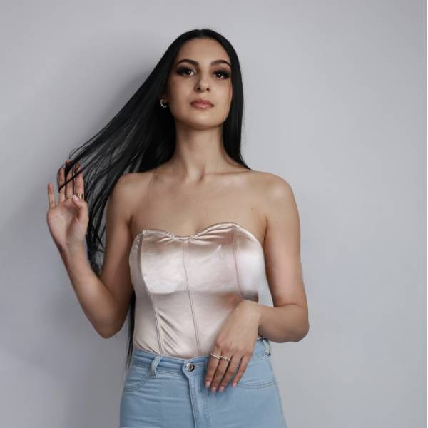 modelka s ID 0402VG9Q4D p019