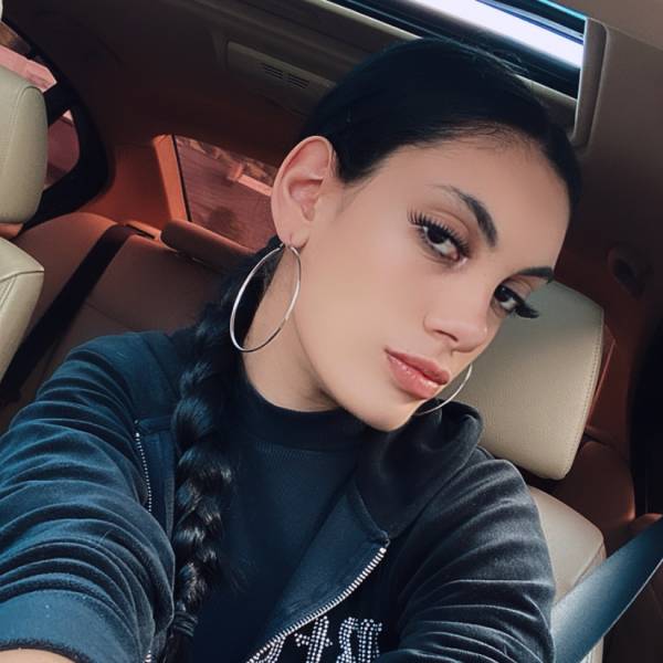 modelka s ID 0402VHVG6P p016