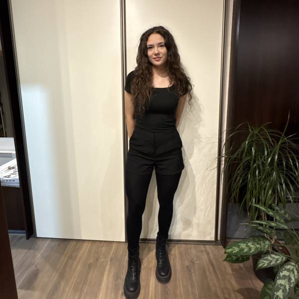 modelka s ID 0402VMZ1J6 p018