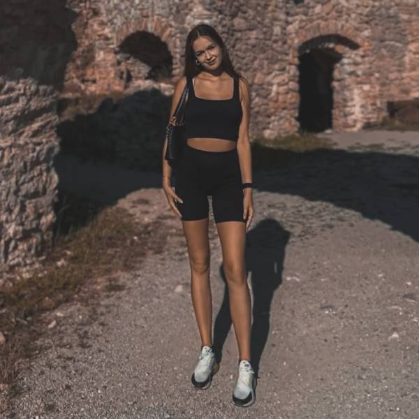 modelka s ID 0402WDM4XA p018