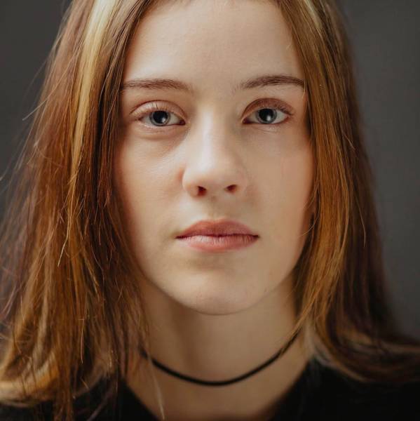 modelka s ID 0402WHBMPV p016