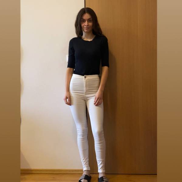 modelka s ID 0402WHMNU9 p018