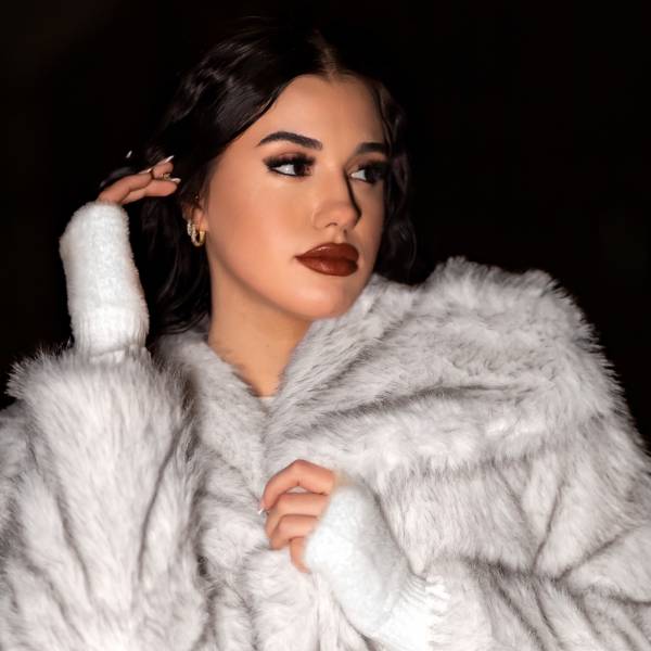 modelka s ID 0402WRS2N1 p019