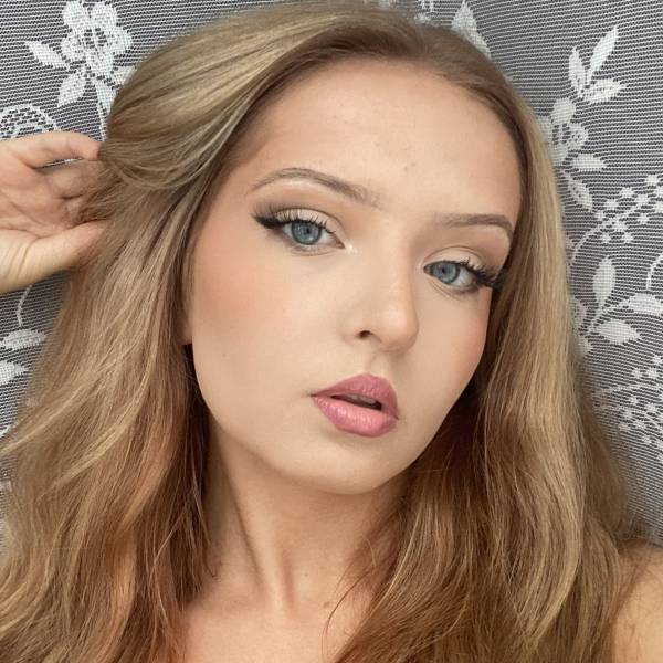 modelka s ID 0402WVPZWF p016