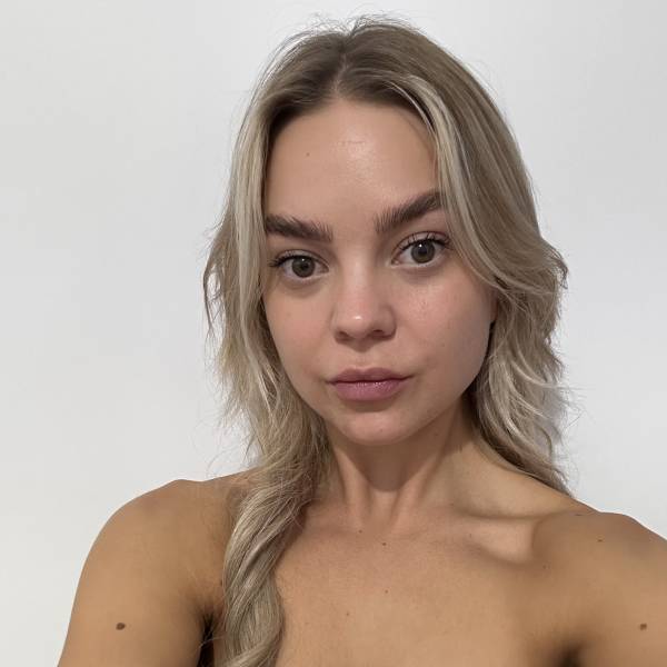 modelka s ID 0402WZGHXA p016