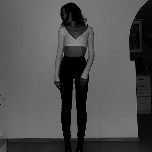 modelka s ID 0402WZNI2W p018