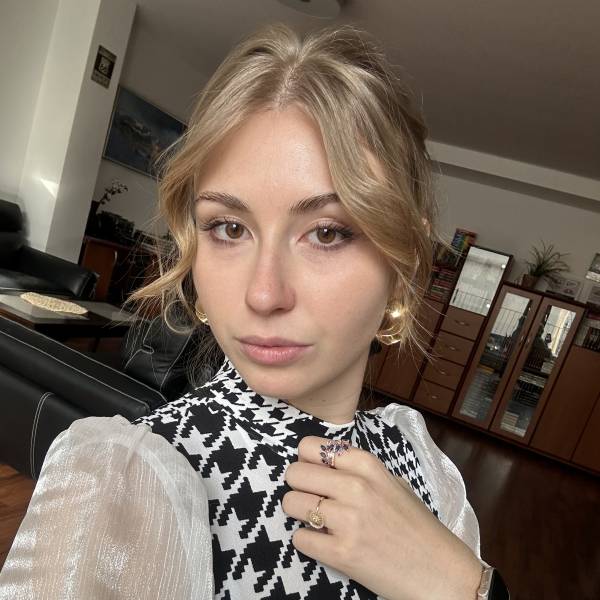 modelka s ID 0402X9XORW p016