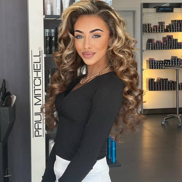 modelka s ID 0402XE3IY5 p016