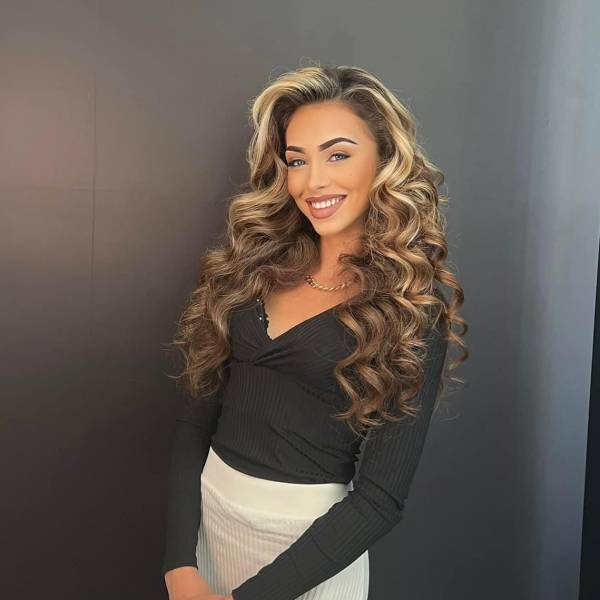 modelka s ID 0402XE3IY5 p017