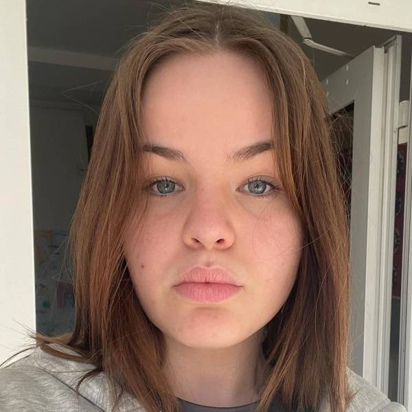 modelka s ID 0402XEJ0SH p016