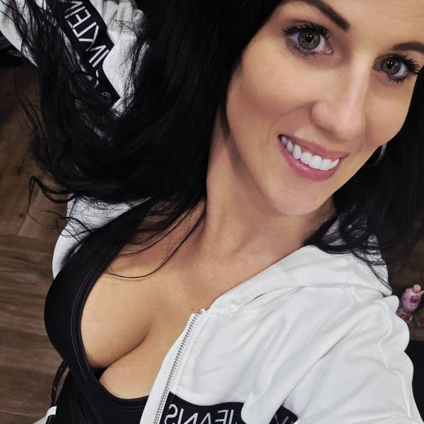 modelka s ID 0402XJY6HS p018