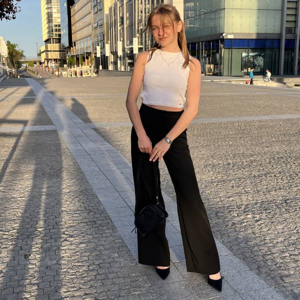 modelka s ID 0402XNJYDW p018