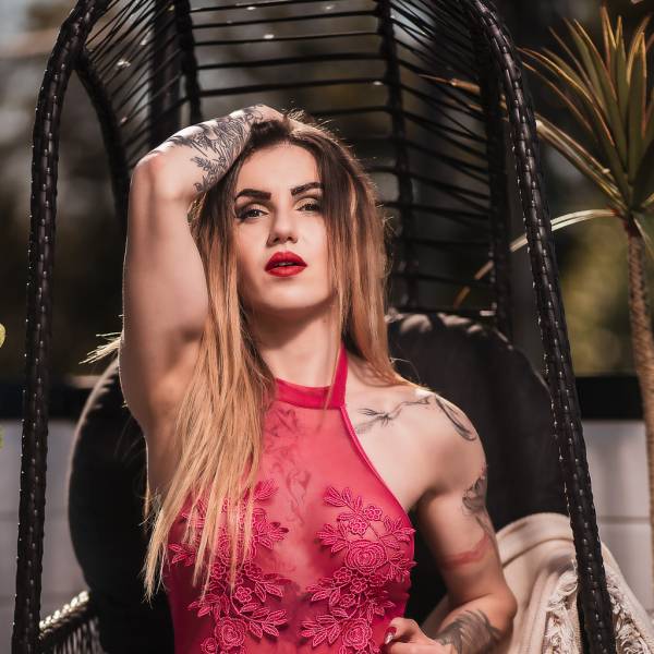 modelka s ID 0402XSDWYU p016