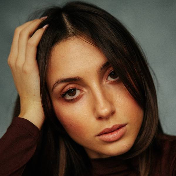 modelka s ID 0402Y9A75K p016