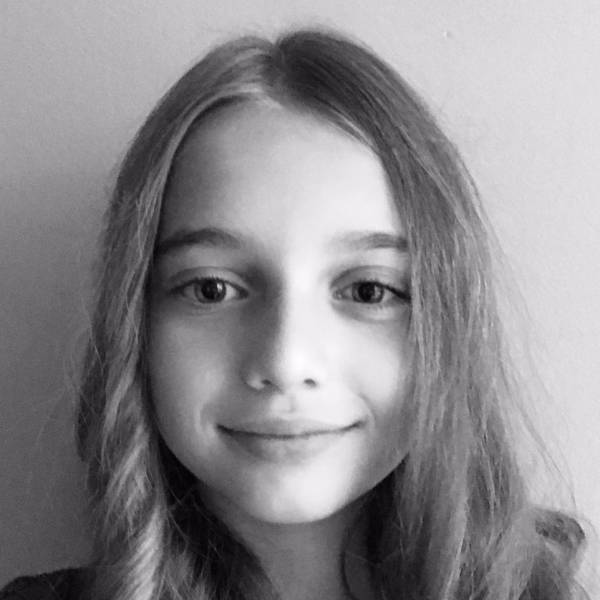 modelka s ID 0402YE4R8K p016