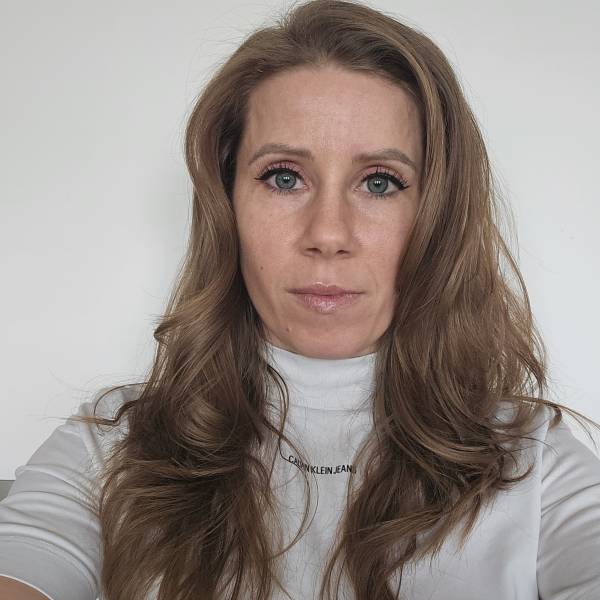 modelka s ID 0402YI0QT3 p016