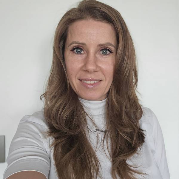 modelka s ID 0402YI0QT3 p017