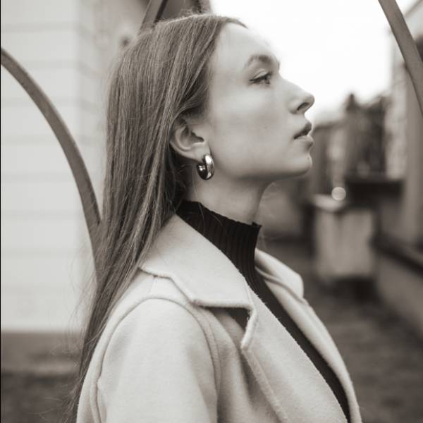 modelka s ID 0402YQJAKB p019