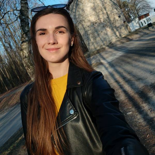 modelka s ID 0402YUW8PE p016