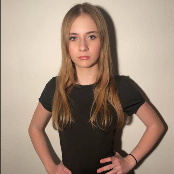 modelka s ID 0402YYXAM3 p016