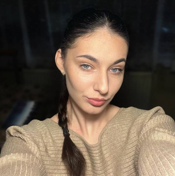 modelka s ID 0402Z54G0Y p016