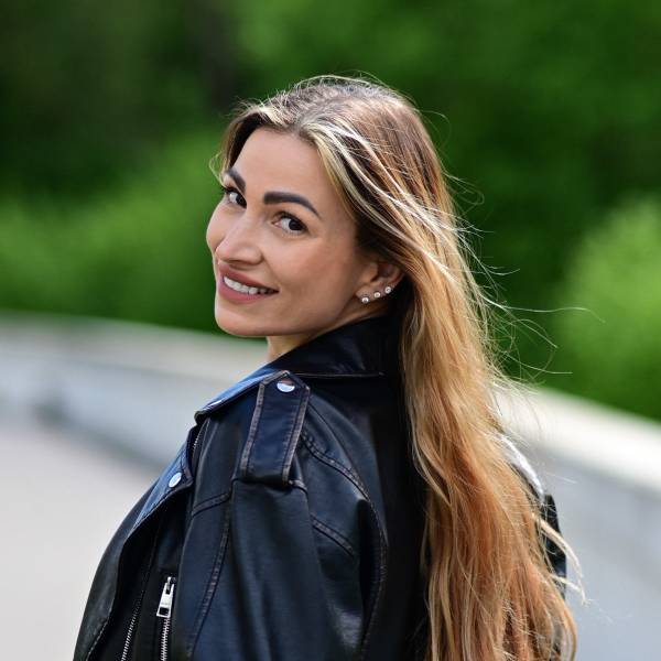 modelka s ID 0402Z7OCJ4 p019