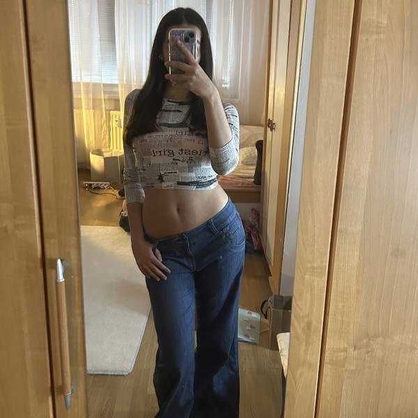 modelka s ID 0402Z9IXFO p018