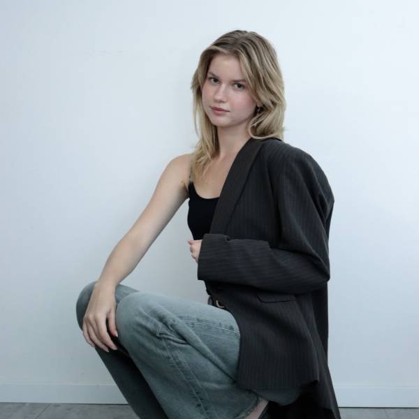 modelka s ID 0402ZB7SA8 p017