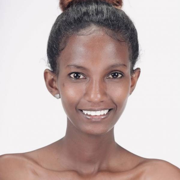 modelka s ID 0402ZSSDE9 p017