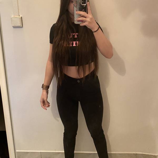 modelka s ID 0402ZU8YE7 p018