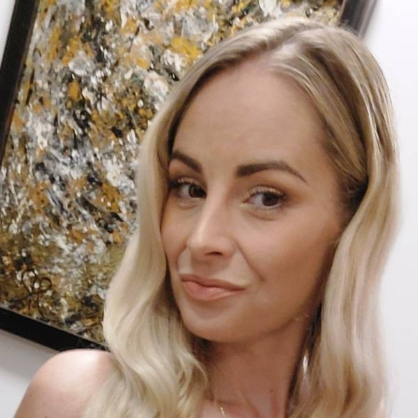 modelka s ID 0402ZXX9ID p019