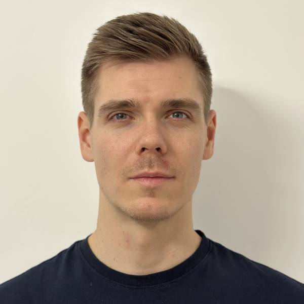 modelka s ID 070198O8IT p016