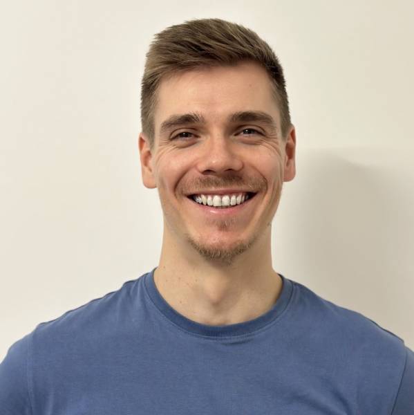 modelka s ID 070198O8IT p017