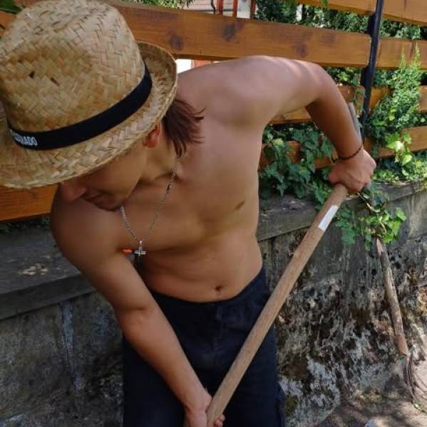 modelka s ID 0701BYSF4X p018