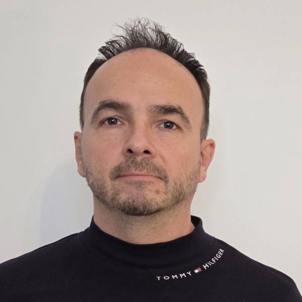 modelka s ID 0701F22W7T p016