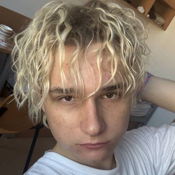 modelka s ID 0701GRSV1Y p016