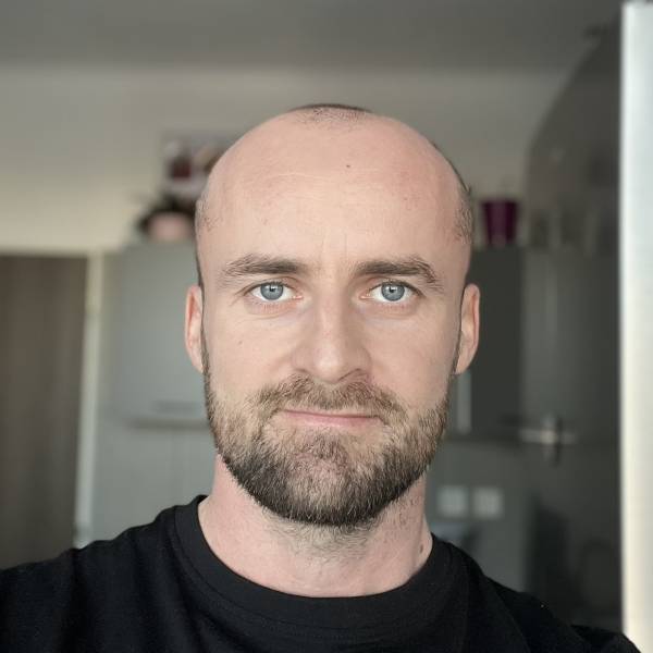 modelka s ID 0701L2E6EJ p017