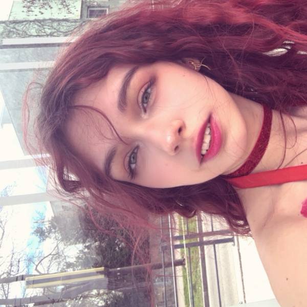 modelka s ID 070211X9NH p017