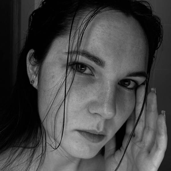 modelka s ID 07021MB9Z4 p016