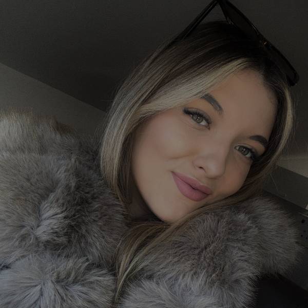 modelka s ID 07023809J8 p017