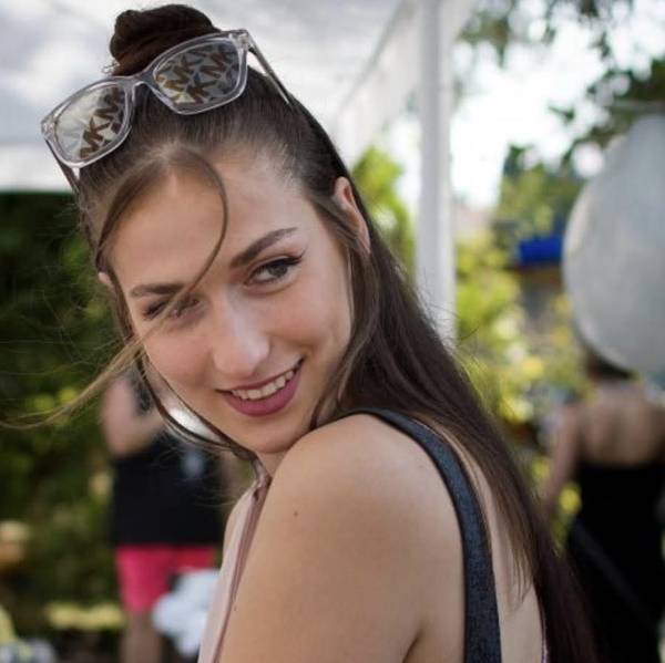 modelka s ID 07024H5FQY p017