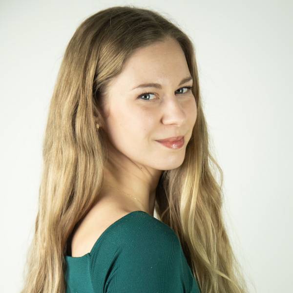 modelka s ID 0702503FUA p017