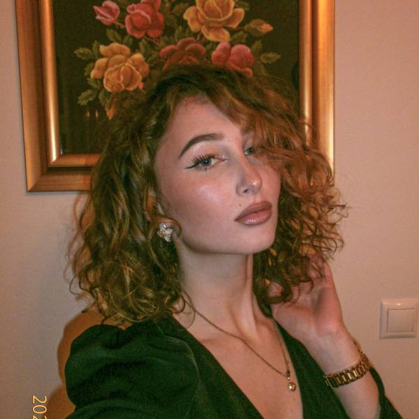 modelka s ID 070250ILXH p016