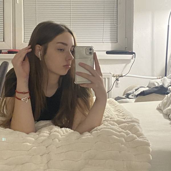 modelka s ID 0702AEQR20 p019