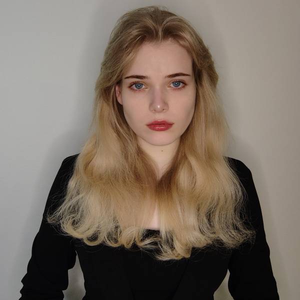modelka s ID 0702AXYUA7 p016